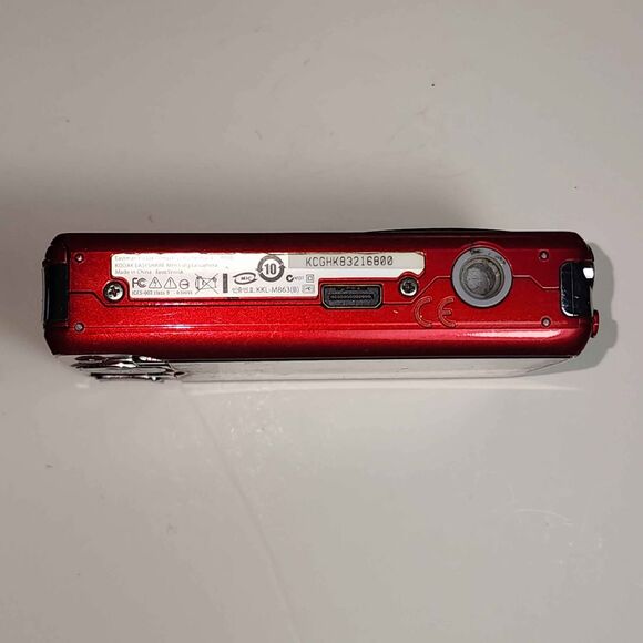 Kodak Easyshare M863 8.2 MP Digital Camera, with 3xOptical Zoom (Red) - Picture 3 of 6